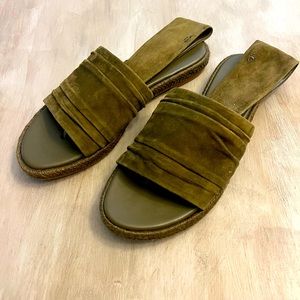 Tory Burch New Gathered suede sandals. Flat Espadrilles size 8